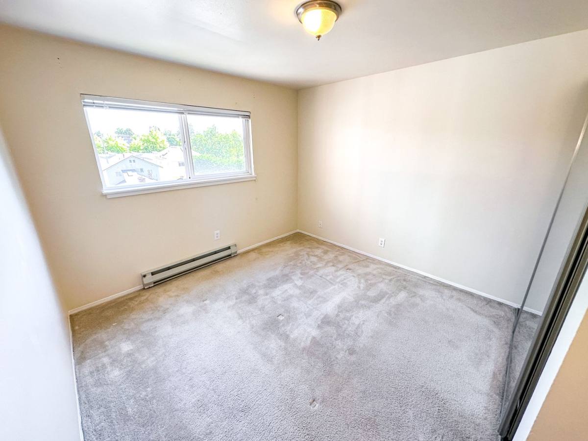Apartment for rent at 424 19th Ave E, Seattle, WA 98112