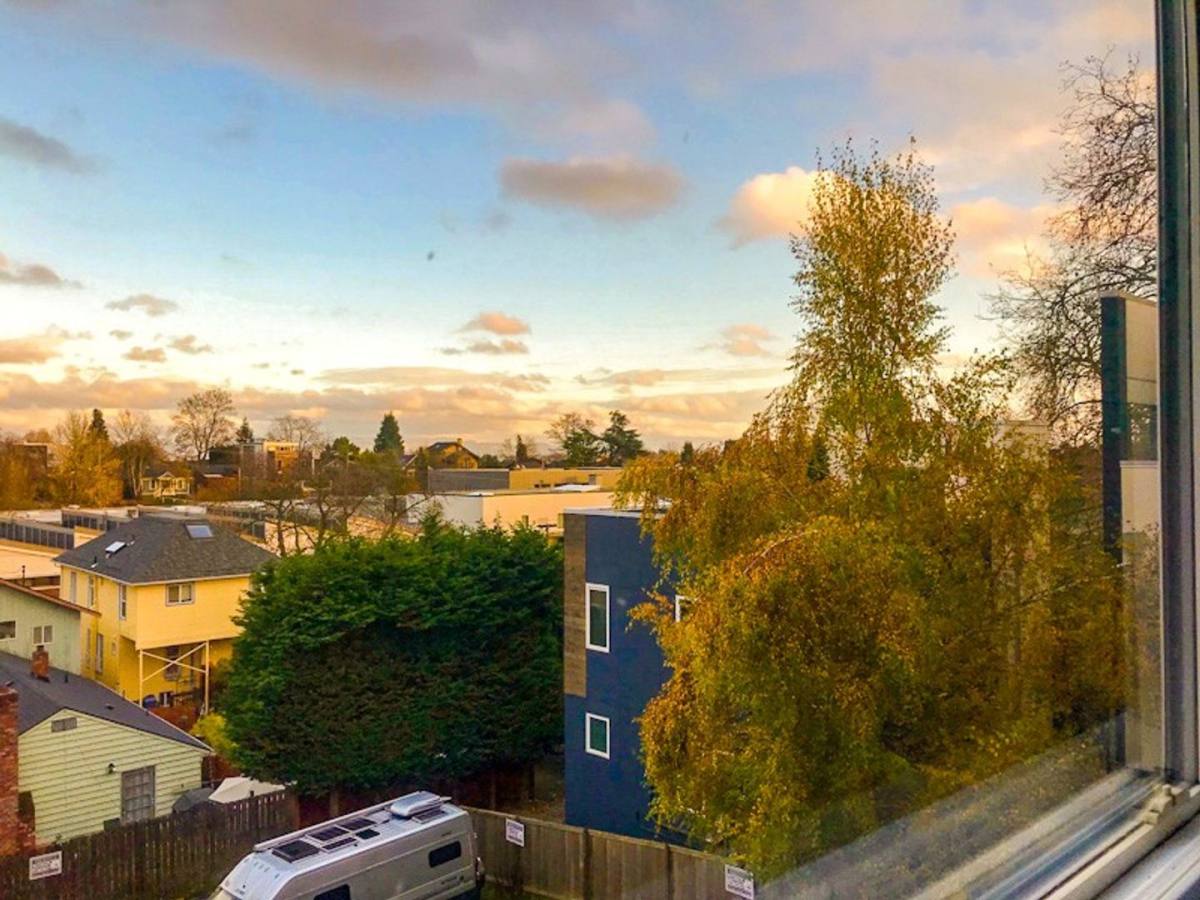Apartment for rent at 424 19th Ave E, Seattle, WA 98112