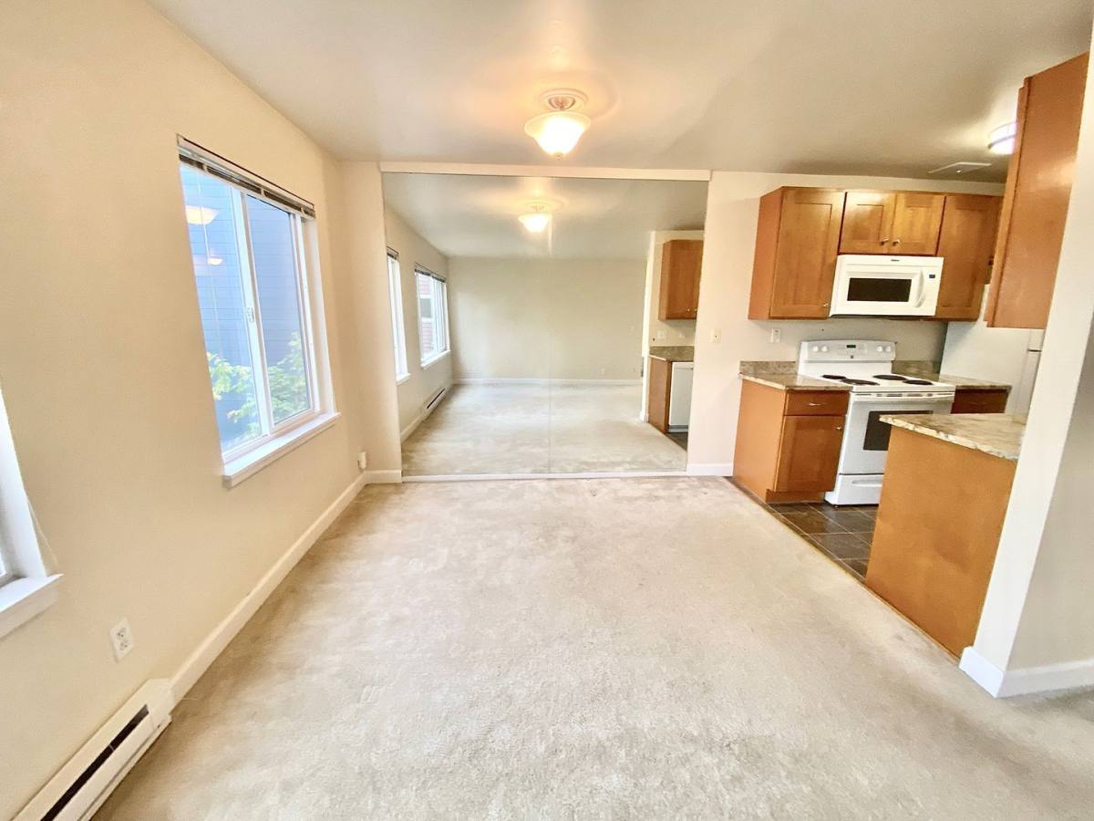 Apartment for rent at Langston Manor, 424 19th Ave E, Seattle, WA 98112