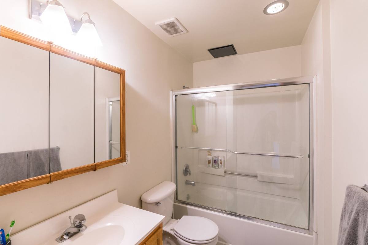Condo for rent at 1939 Chestnut St, Philadelphia, PA 19103