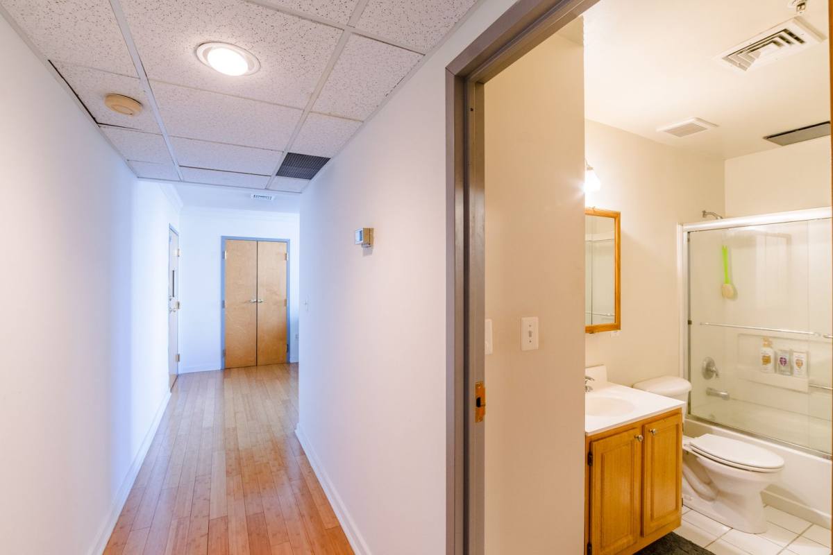 Condo for rent at 1939 Chestnut St, Philadelphia, PA 19103