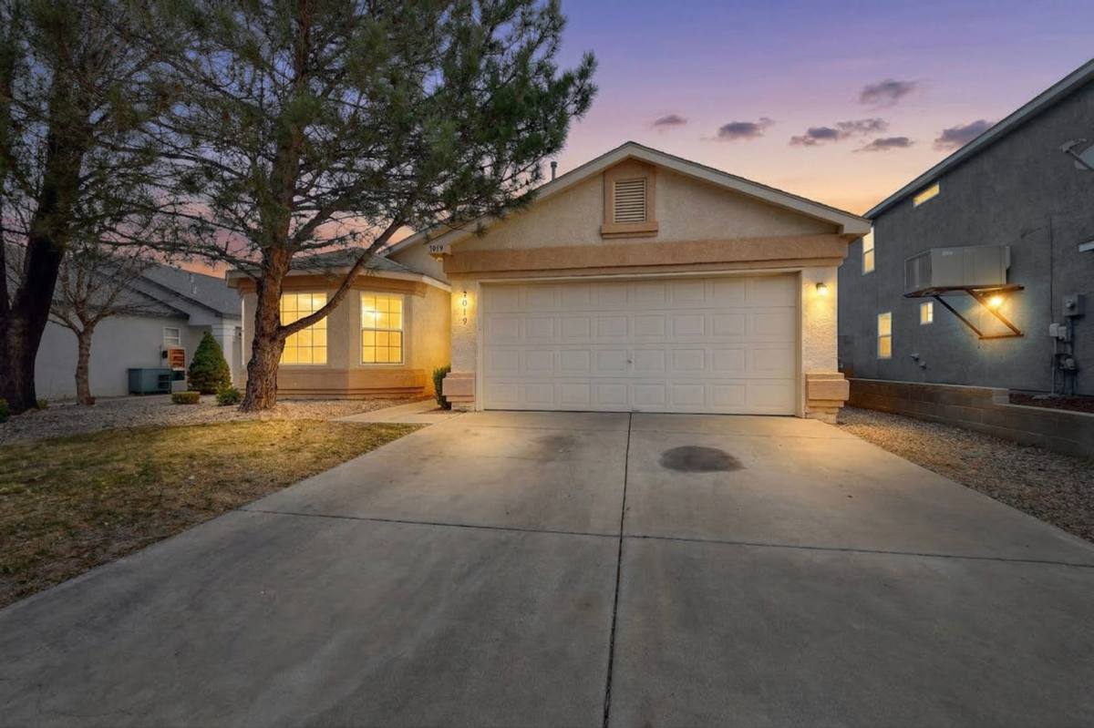 House for rent at 3019 Glorieta Meadows Dr NE, Rio Rancho, NM 87144
