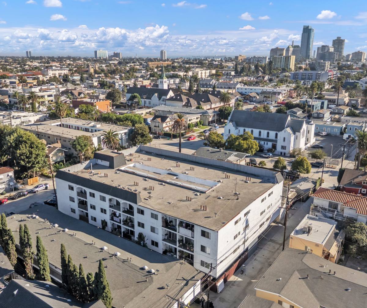 Apartment for rent at 823 Linden Ave, Long Beach, CA 90813