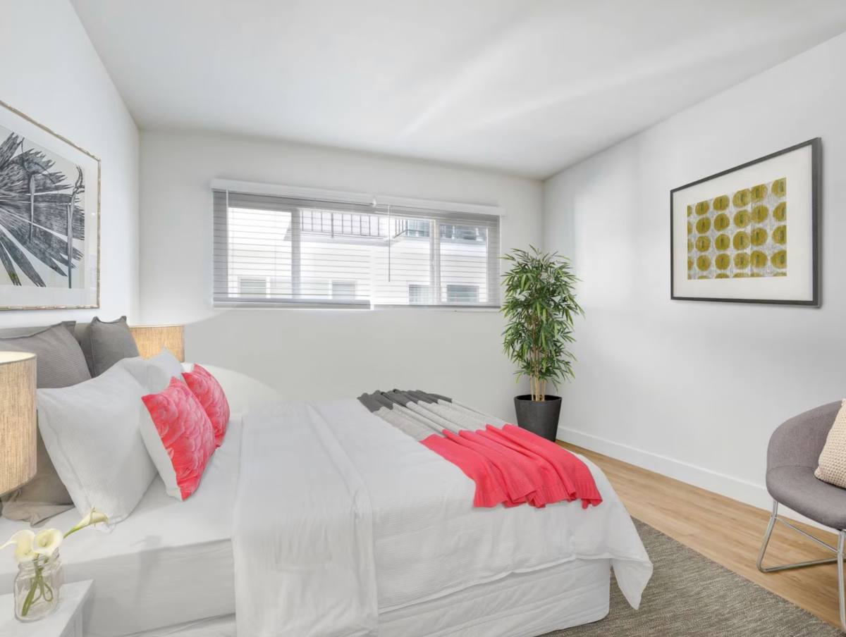 Apartment for rent at 823 Linden Ave, Long Beach, CA 90813