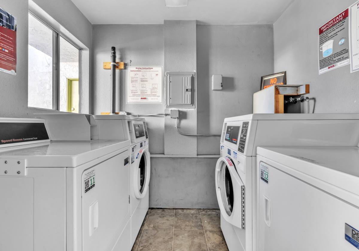 Apartment for rent at 823 Linden Ave, Long Beach, CA 90813