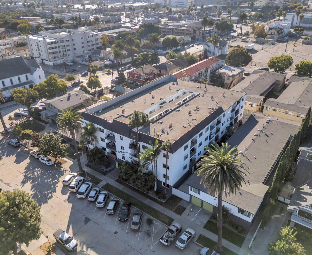 Apartment for rent at 823 Linden Ave, Long Beach, CA 90813