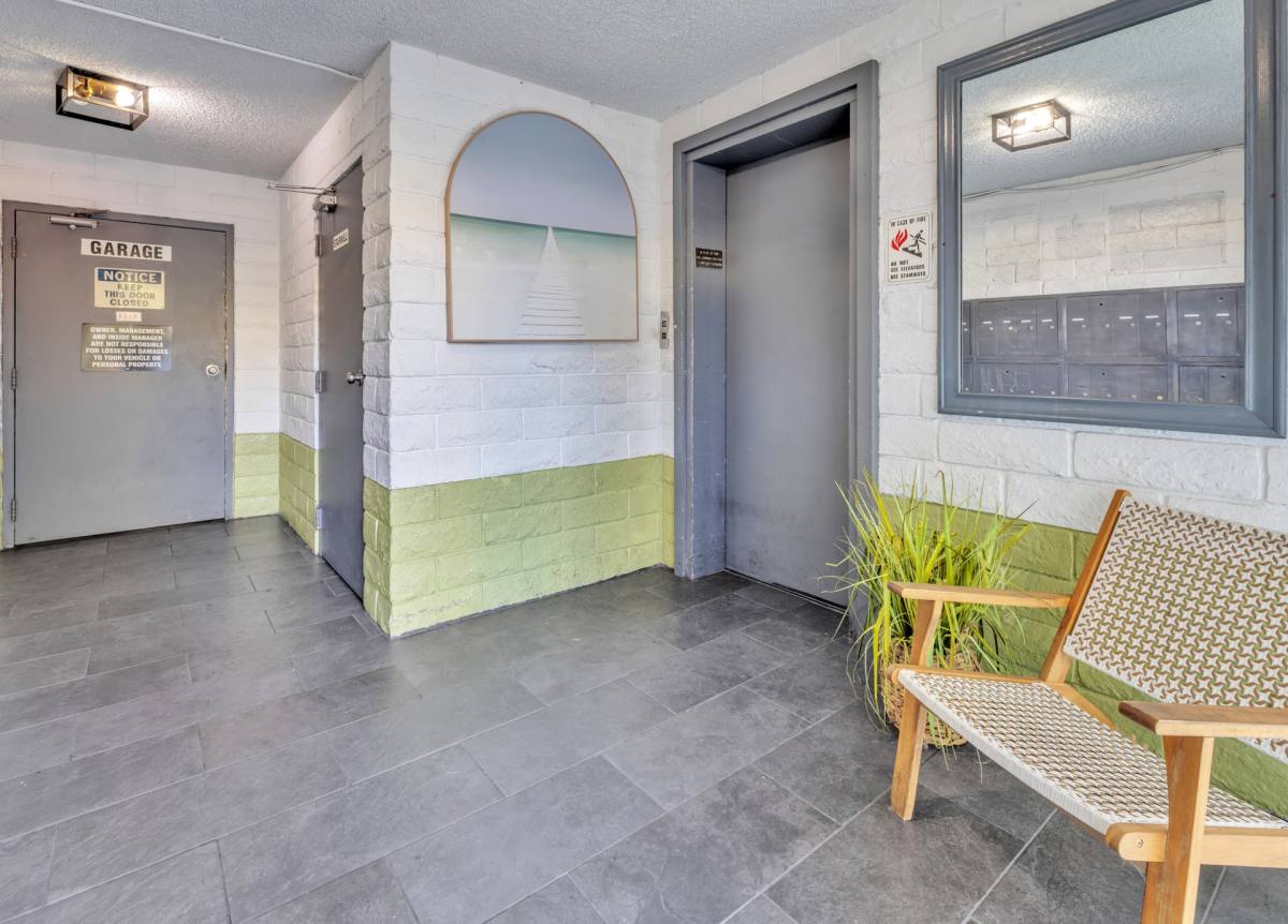 Apartment for rent at 823 Linden Ave, Long Beach, CA 90813
