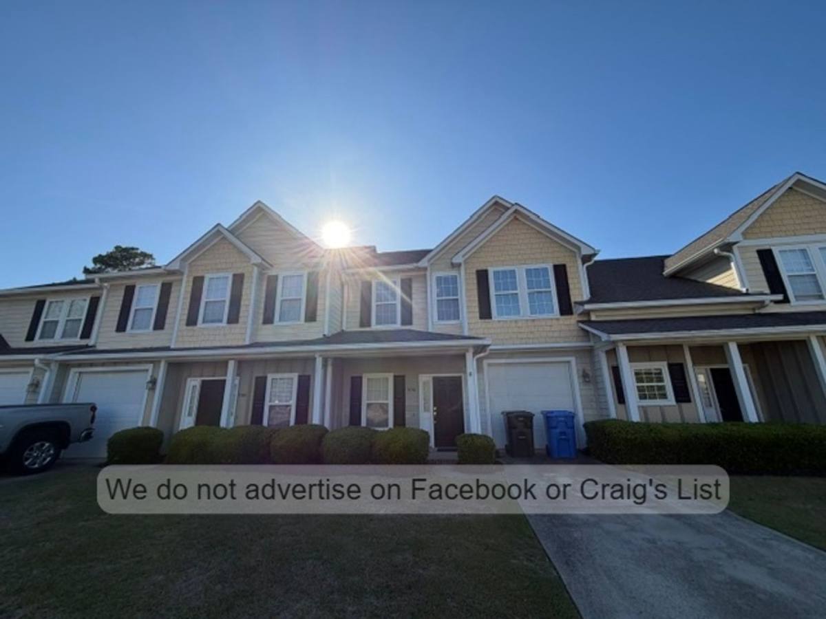 Townhouse for rent at 3058 Candlelight Dr, Fayetteville, NC 28311