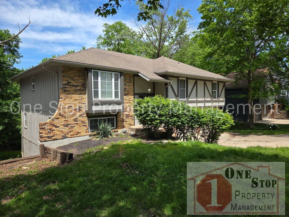 House for rent at 3032 NE 73rd Terrace, Kansas City, MO 64119