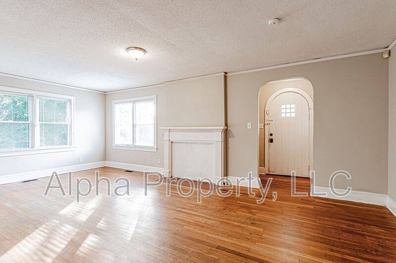 House for rent at 102 Harvard Dr, Spartanburg, SC 29306