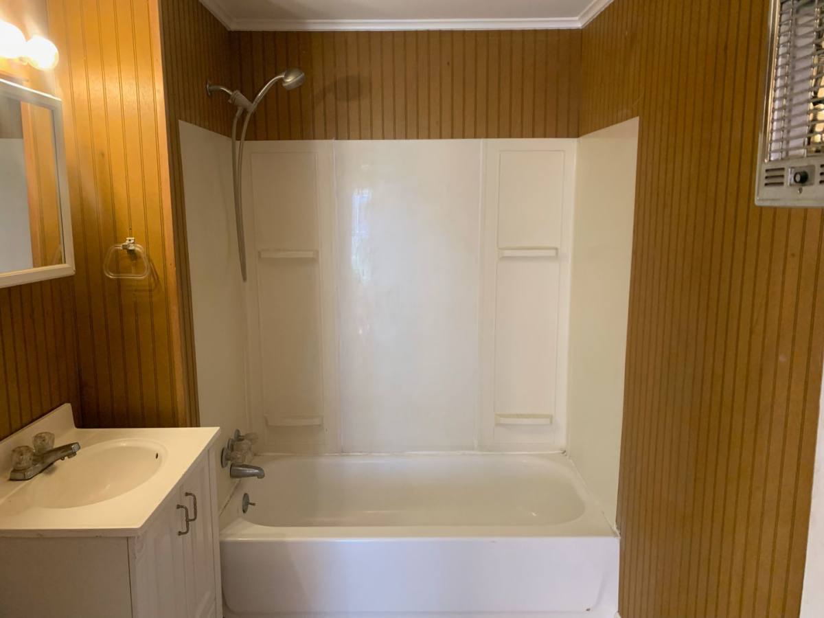Apartment for rent at 823 Kirkman St, Lake Charles, LA 70601