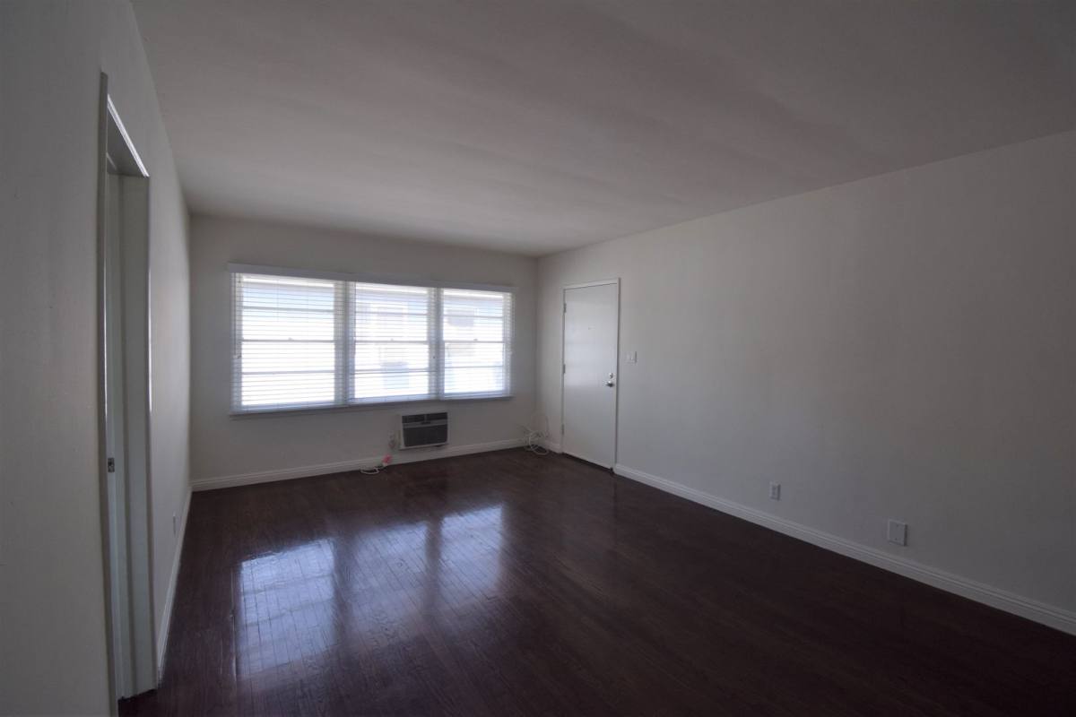 Apartment for rent at 11041 Moorpark St, North Hollywood, CA 91602