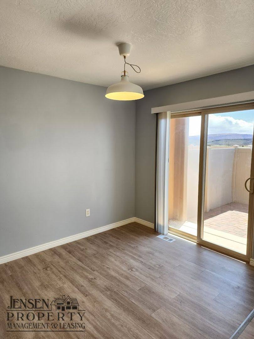 Townhouse for rent at 1000 Bluffiview Dr, Washington, UT 84780