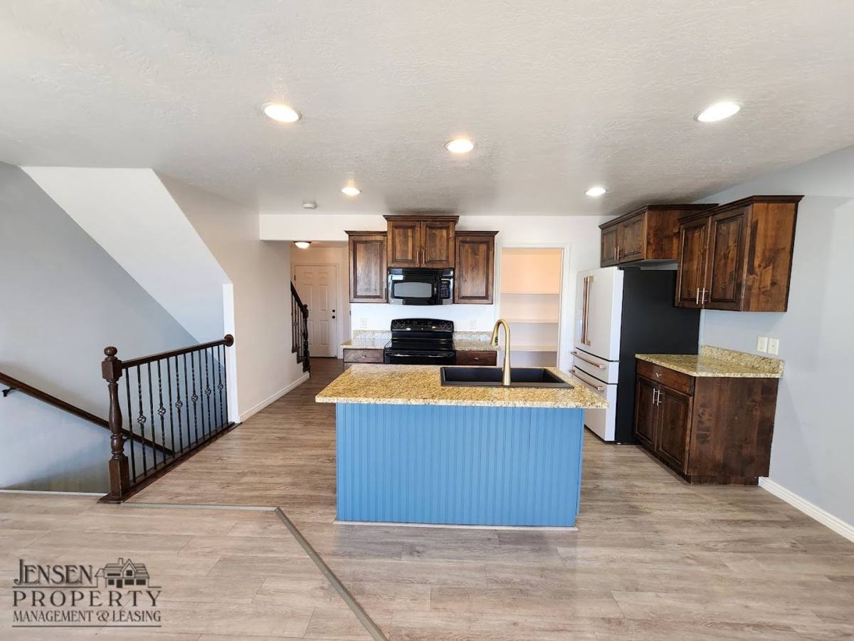 Townhouse for rent at 1000 Bluffiview Dr, Washington, UT 84780