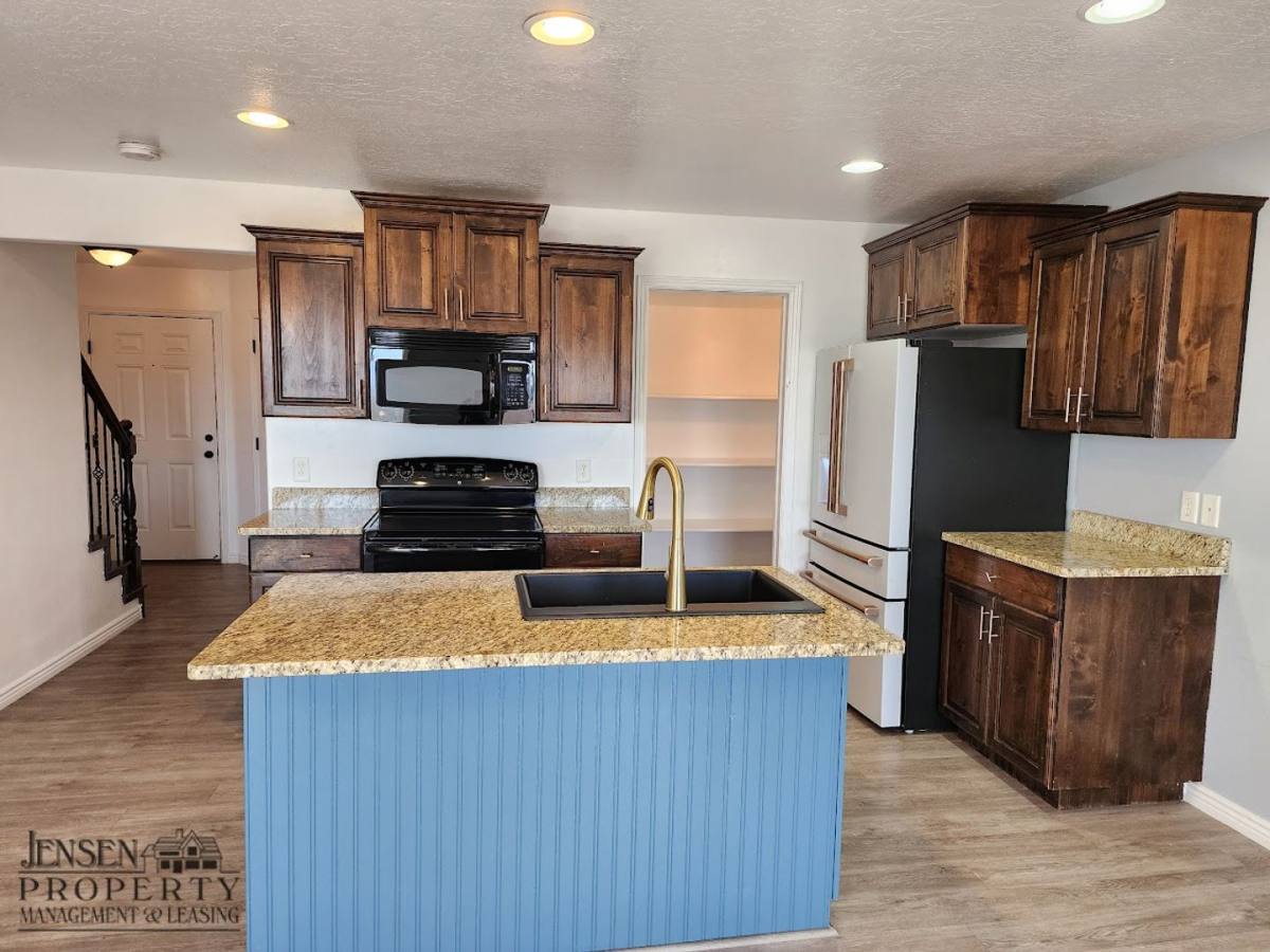 Townhouse for rent at 1000 Bluffiview Dr, Washington, UT 84780