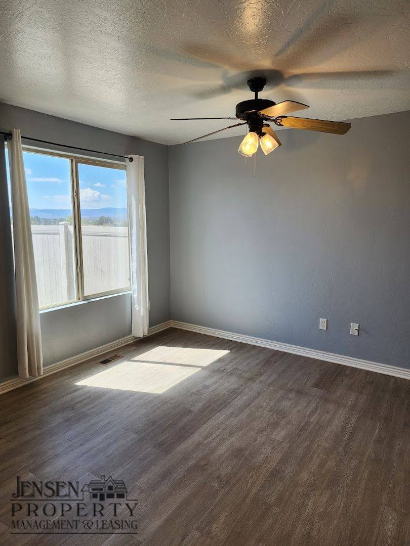 Townhouse for rent at 1000 Bluffiview Dr, Washington, UT 84780