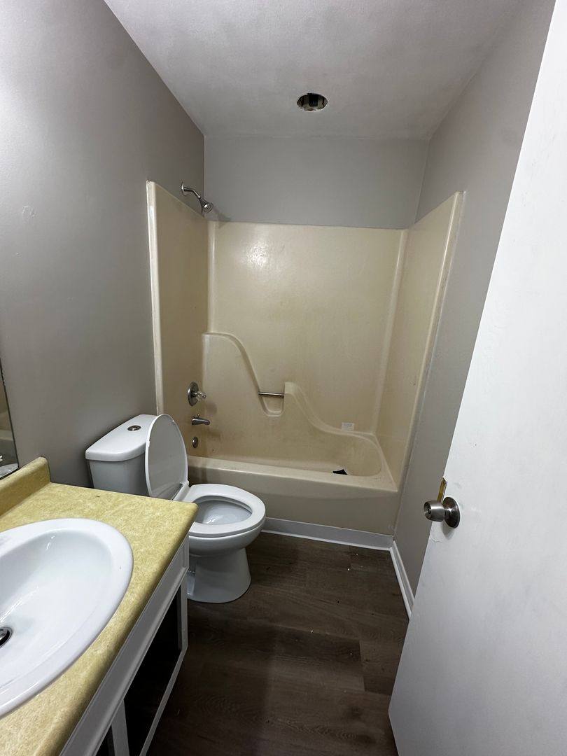 Apartment for rent at 8510 14th St W, Rock Island, IL 61201
