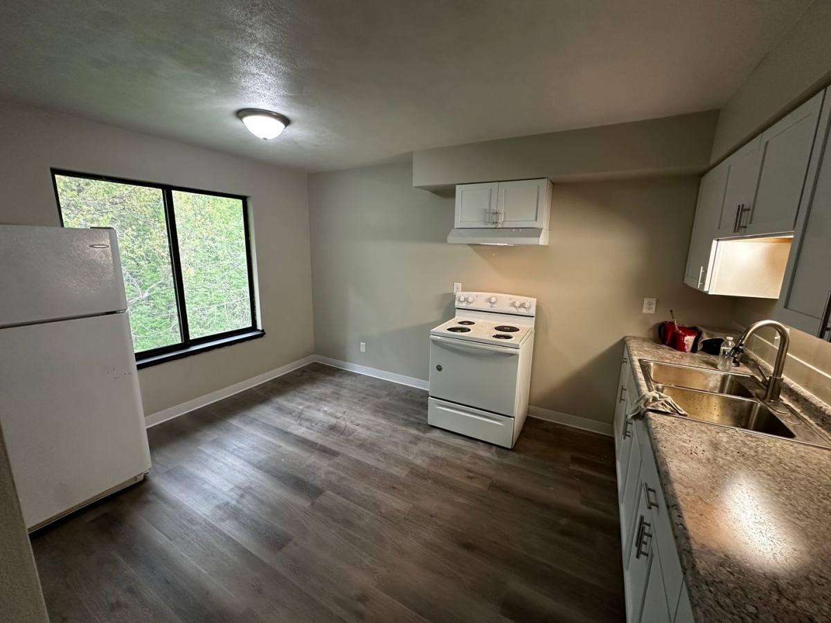 Apartment for rent at 8510 14th St W, Rock Island, IL 61201
