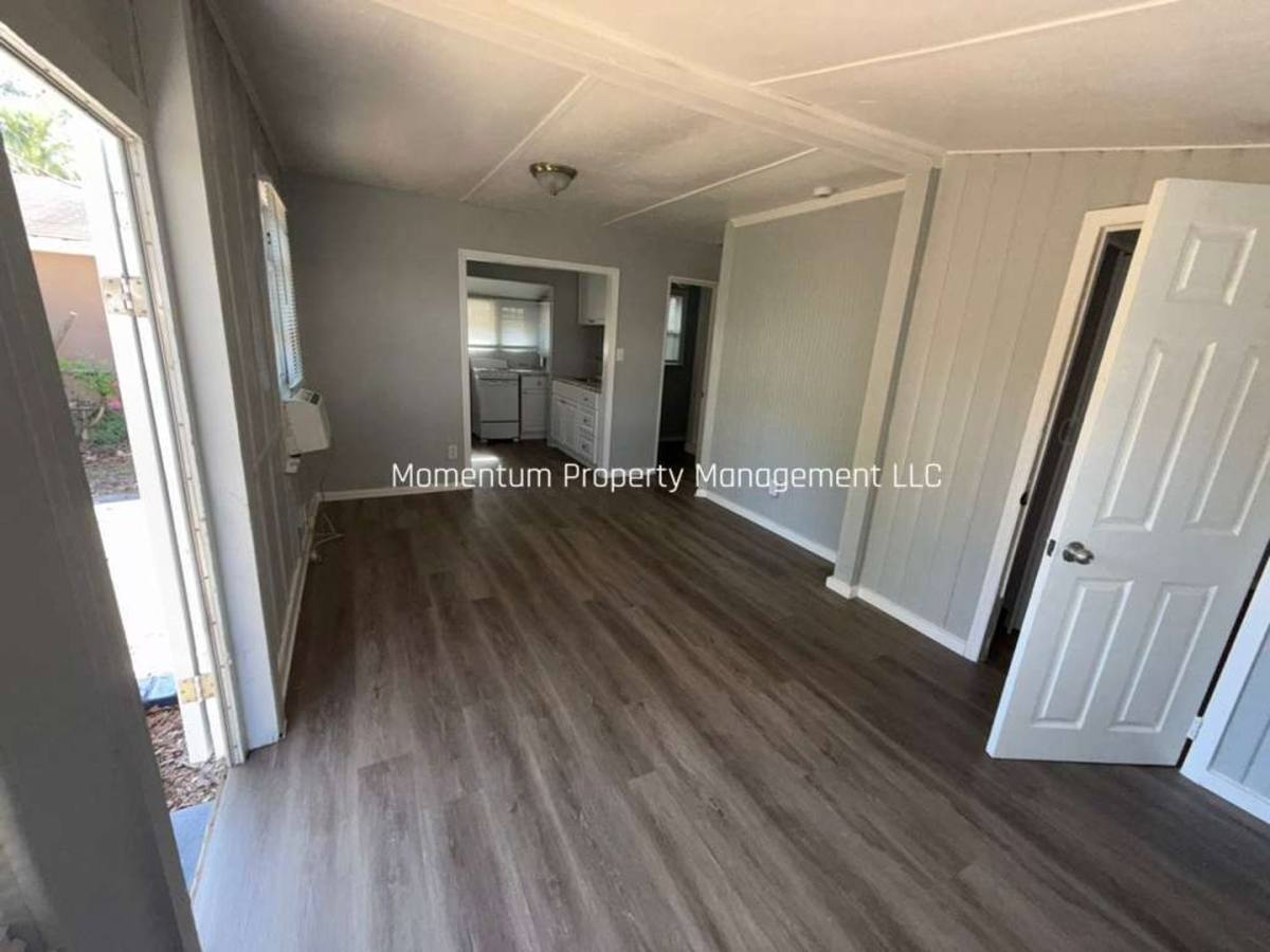House for rent at 1428 12th St S, Saint Petersburg, FL 33705