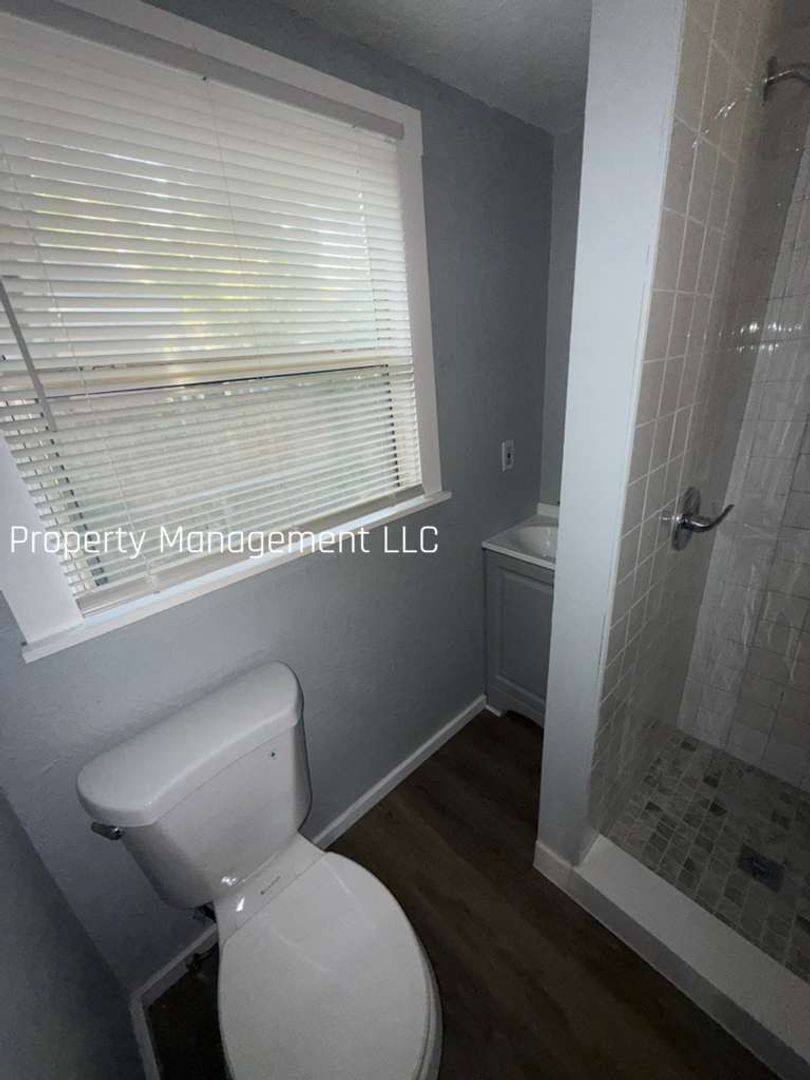 House for rent at 1428 12th St S, Saint Petersburg, FL 33705