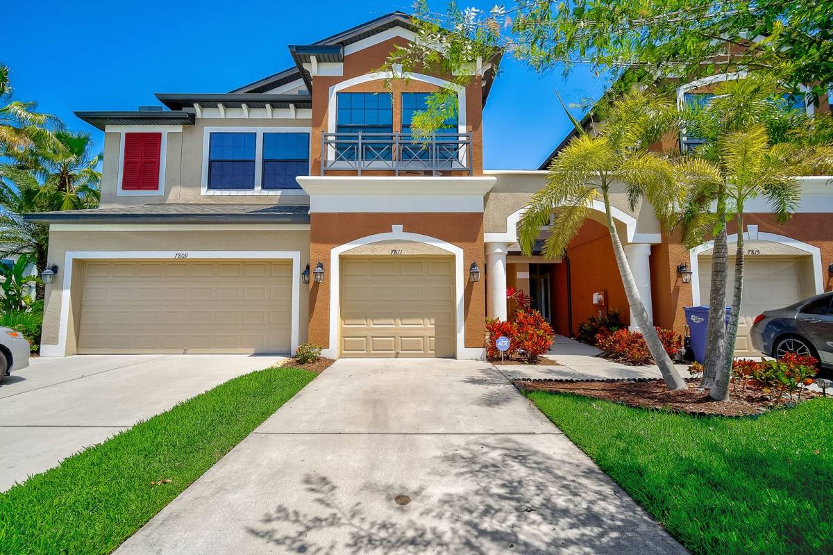 Townhouse for rent at 7811 52nd Terrace E, Bradenton, FL 34203