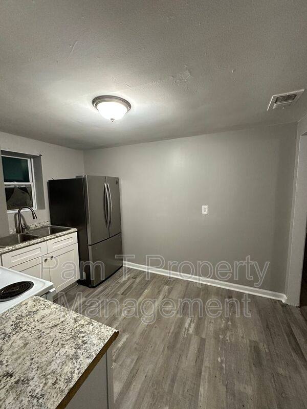 House for rent at 1921 Cowan Ave, Savannah, GA 31405