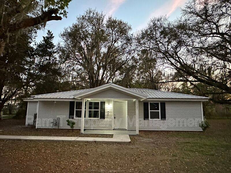 House for rent at 1921 Cowan Ave, Savannah, GA 31405