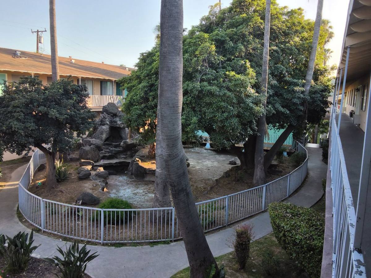 Apartment for rent at 109 S Almansor St, Alhambra, CA 91801