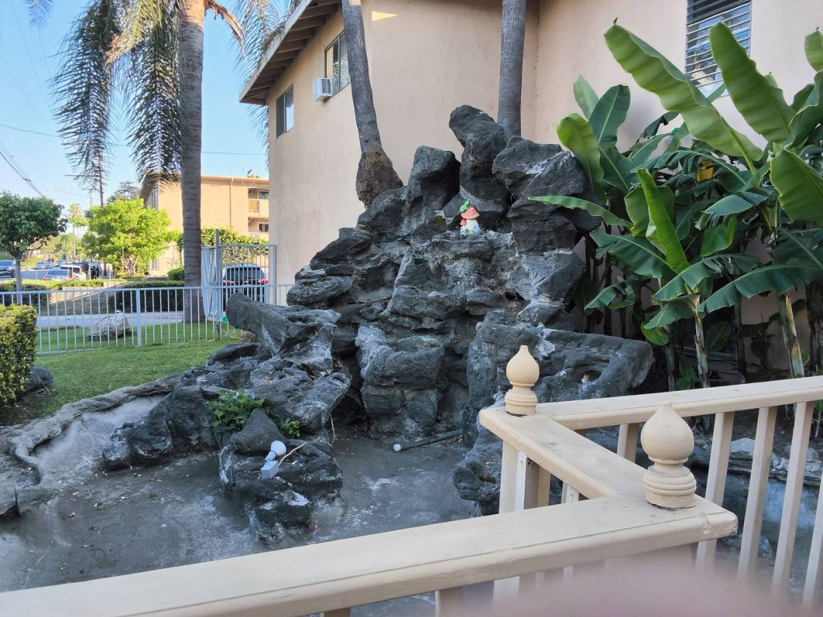 Apartment for rent at 109 S Almansor St, Alhambra, CA 91801