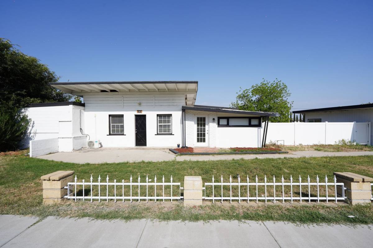 Apartment for rent at 1443 N Riverside Ave, Rialto, CA 92376