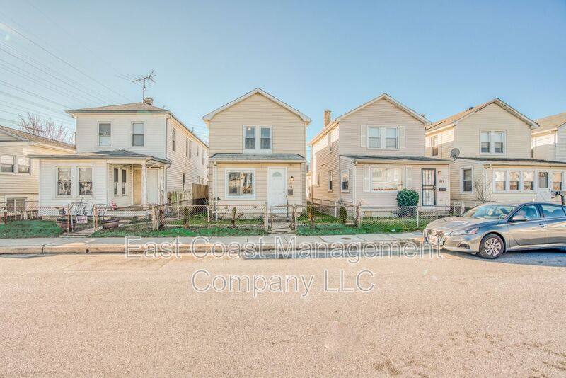 House for rent at 214 Center St, Dundalk, MD 21222