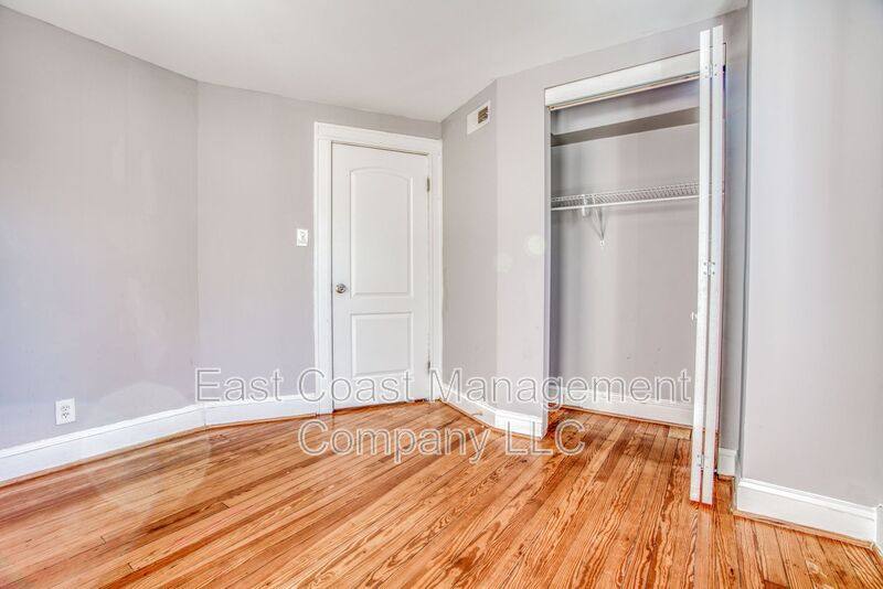 House for rent at 214 Center St, Dundalk, MD 21222