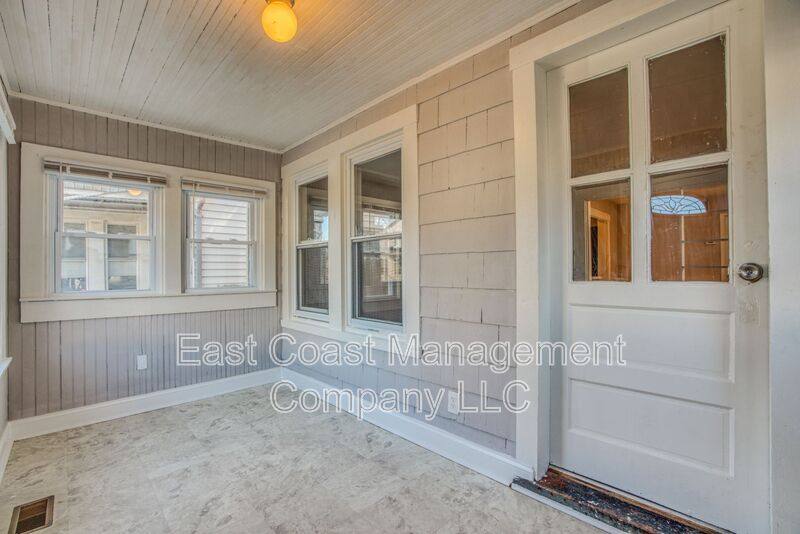 House for rent at 214 Center St, Dundalk, MD 21222