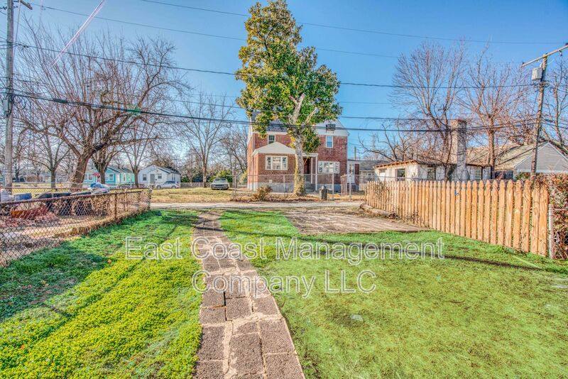 House for rent at 214 Center St, Dundalk, MD 21222