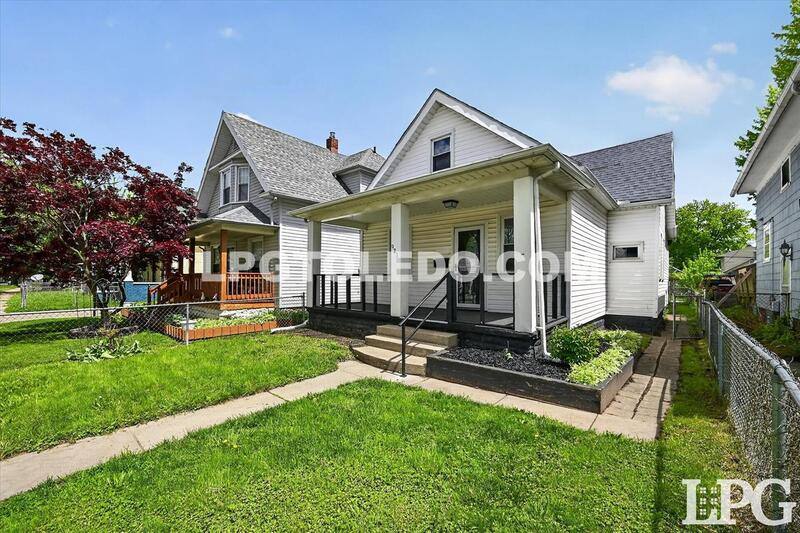 House for rent at 921 Berry St, Toledo, OH 43605