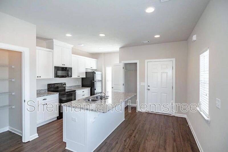 301 Joiner Circle, Grovetown, GA 30813 - Townhouse for Rent - Image 2