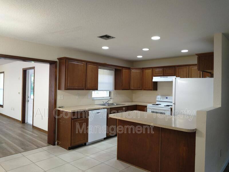 House for rent at 2190 NE 54th St, Ocala, FL 34479