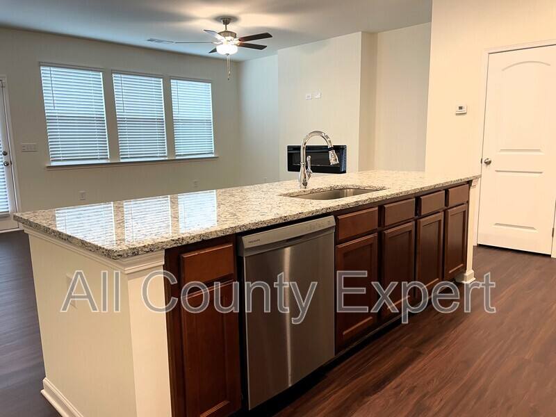 House for rent at 272 Whitetail Circle, Canton, GA 30115
