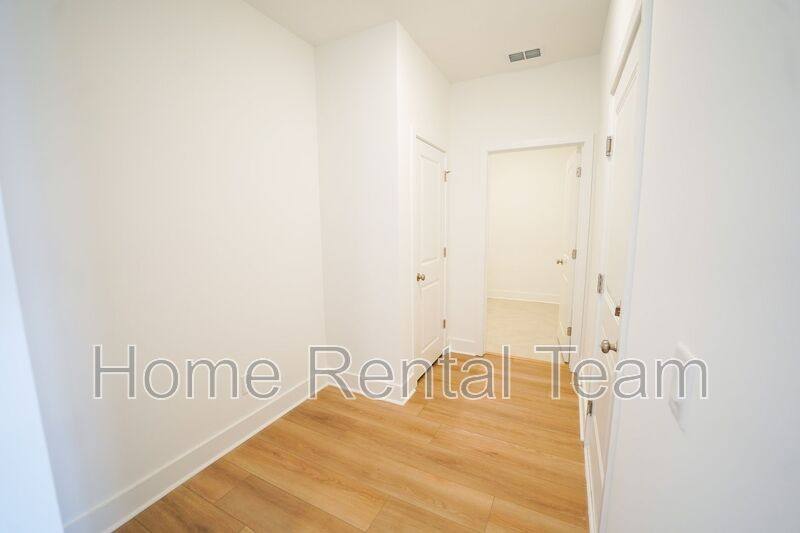 House for rent at 128 Kingswood Circle, Bloomingdale, GA 31302