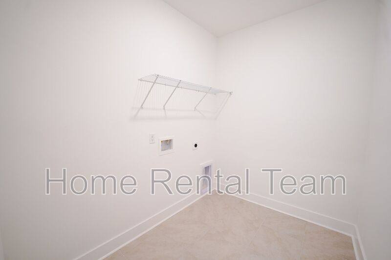 House for rent at 128 Kingswood Circle, Bloomingdale, GA 31302
