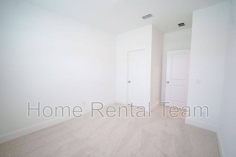 House for rent at 128 Kingswood Circle, Bloomingdale, GA 31302