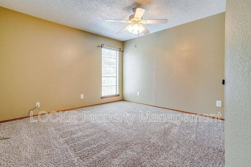 House for rent at 6428 Lago Vista Dr, Fort Worth, TX 76132