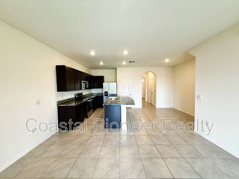 Townhouse for rent at 32794 Pez Landing Lane, Wesley Chapel, FL 33543
