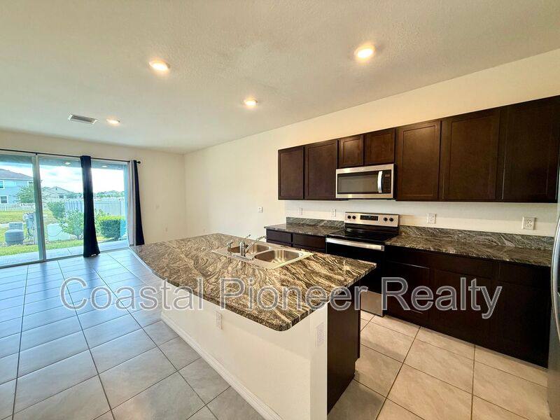 Townhouse for rent at 32794 Pez Landing Lane, Wesley Chapel, FL 33543