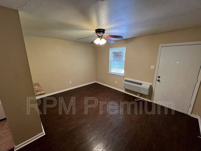 Apartment for rent at 4114 Florida St #7, Zachary, LA 70791