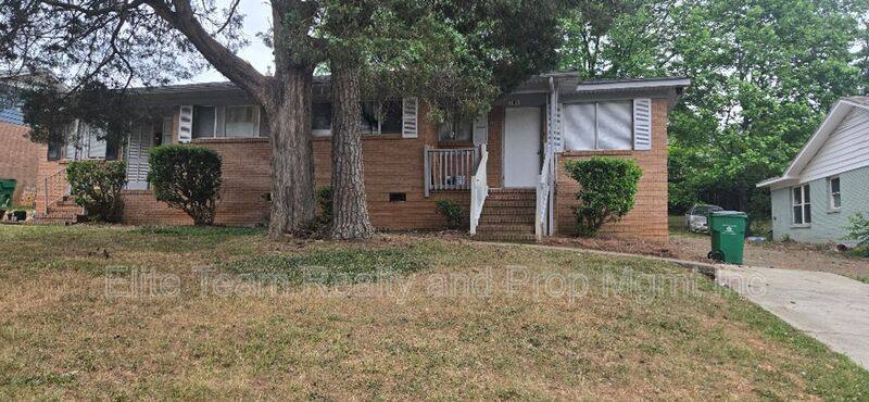 Apartment for rent at 1803 Darbrook Dr, Charlotte, NC 28205