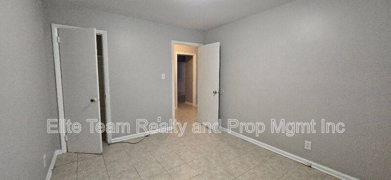 Apartment for rent at 1803 Darbrook Dr, Charlotte, NC 28205