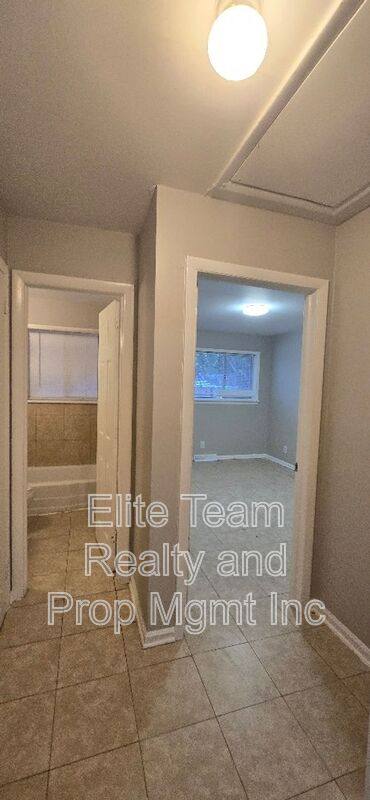 Apartment for rent at 1803 Darbrook Dr, Charlotte, NC 28205