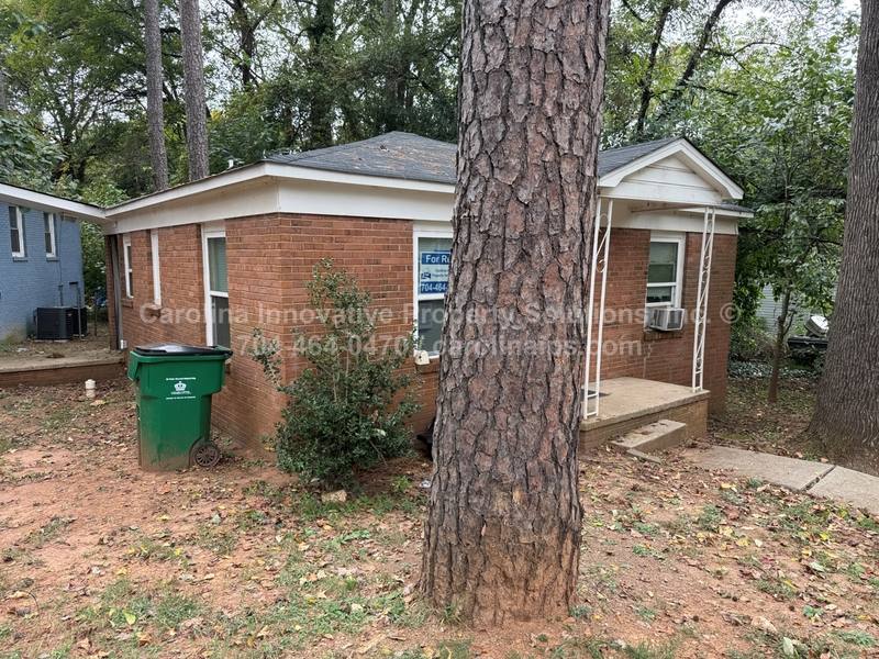 House for rent at 1800 Newland Rd #3, Charlotte, NC 28216