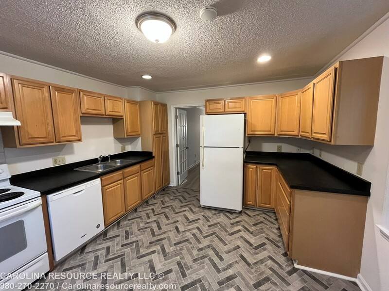 Townhouse for rent at 4535 Dawnwood Dr, Charlotte, NC 28212